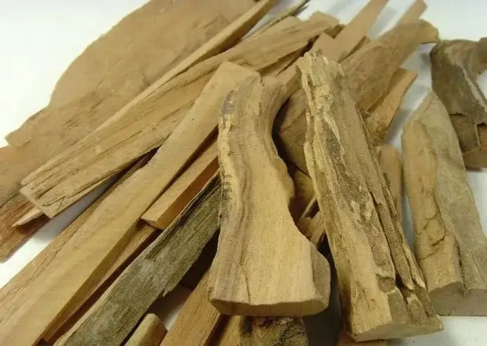 檀木香精如何化工合成？