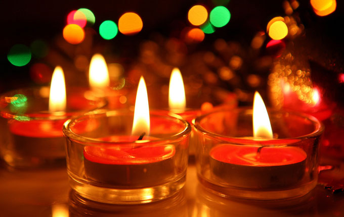 點(diǎn)上一支喜歡的香薰蠟燭，再難也能挨過去