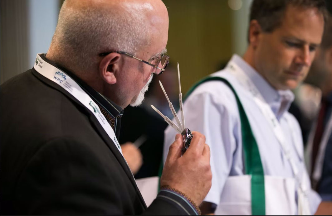 香精與香料(19)-香精的分類、配制與調(diào)和