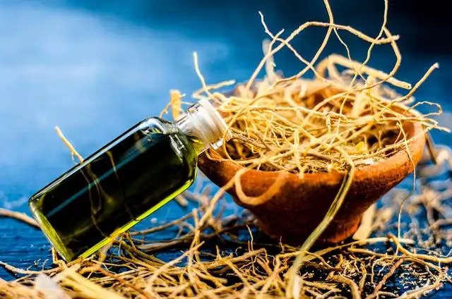 萬(wàn)能的木質(zhì)香氣—香根草 萬(wàn)能的木質(zhì)香氣—香根草