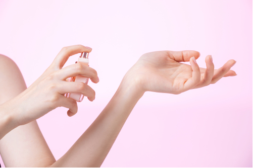 香水可以直接噴在皮膚上嗎？它的正確噴法估計你不知道