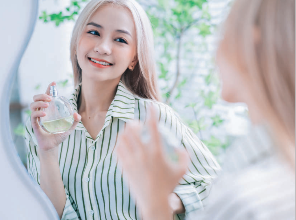 香水的繁榮第一部分:解開(kāi)這一令人驚訝的彈性增長(zhǎng)類消費(fèi)品背后的市場(chǎng)驅(qū)動(dòng)力 香水的繁榮第一部分:解開(kāi)這一令人驚訝的彈性增長(zhǎng)類消費(fèi)品背后的市場(chǎng)驅(qū)動(dòng)力