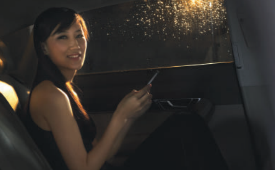 香水的繁榮第一部分:解開(kāi)這一令人驚訝的彈性增長(zhǎng)類消費(fèi)品背后的市場(chǎng)驅(qū)動(dòng)力 香水的繁榮第一部分:解開(kāi)這一令人驚訝的彈性增長(zhǎng)類消費(fèi)品背后的市場(chǎng)驅(qū)動(dòng)力