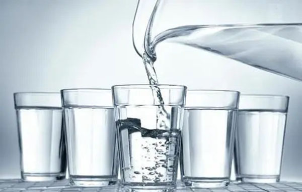 一杯涼白開，給你溫暖的家