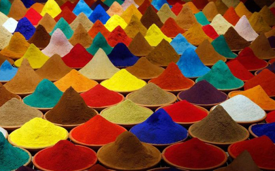 染料中為什么要添加香精？