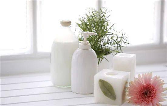 如何根據(jù)膚質(zhì)挑選沐浴露？沐浴露能否用來洗臉？