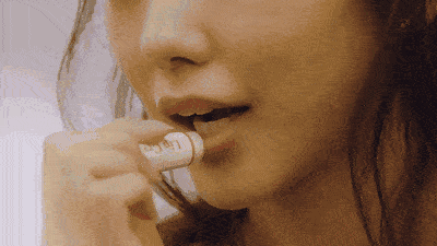 秋冬嘴唇容易干，潤(rùn)唇膏你涂對(duì)了嗎？